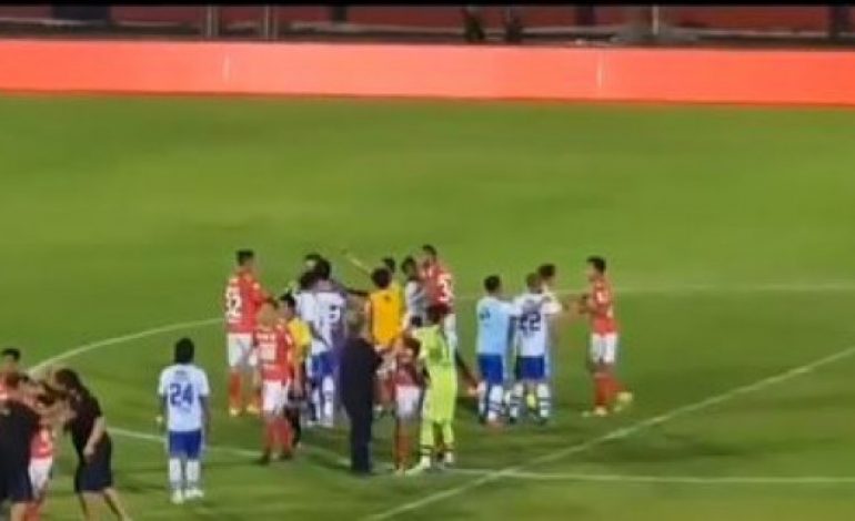 Waduh, Asisten Pelatih Persib Bandung Ini Terlibat Perselisihan dengan Pemain Bali United