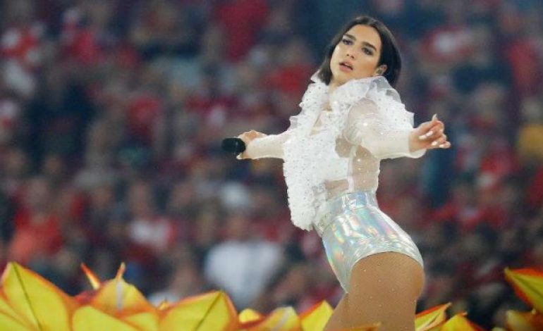 Penampilan Dua Lipa Bius Penonton Final Liga Champions