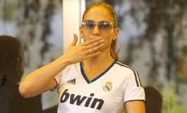 Shakira dan Jennifer Lopez Panaskan Laga El Clasico