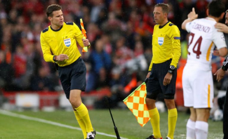 Momen Memalukan Hakim Garis di Laga Liverpool Vs Roma