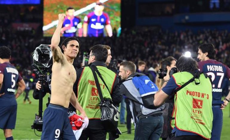 Edinson Cavani Dikecam Pencinta Binatang