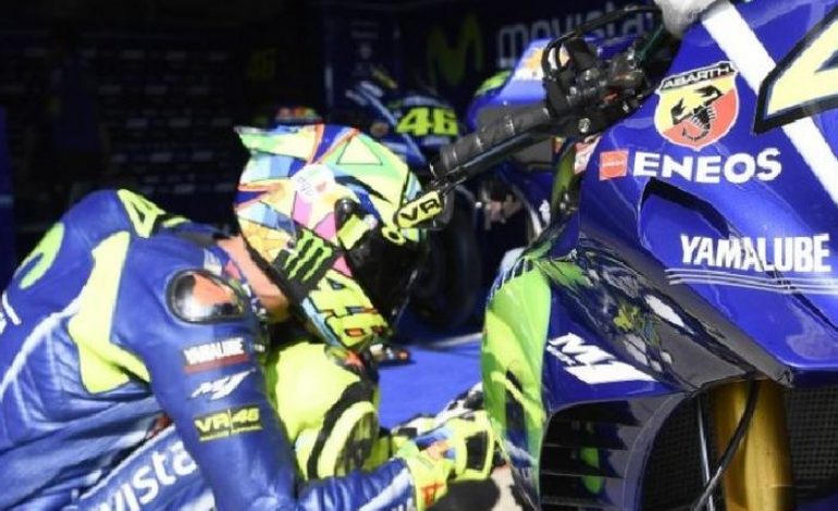 Ini Alasan Valentino Rossi Kenapa Selalu Melakukan Gerakan yang Sama Sebelum Motor Keluar dari Paddock