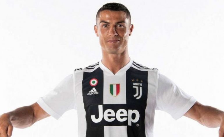 Foto Ronaldo Dijadikan Tisu Toilet di Napoli