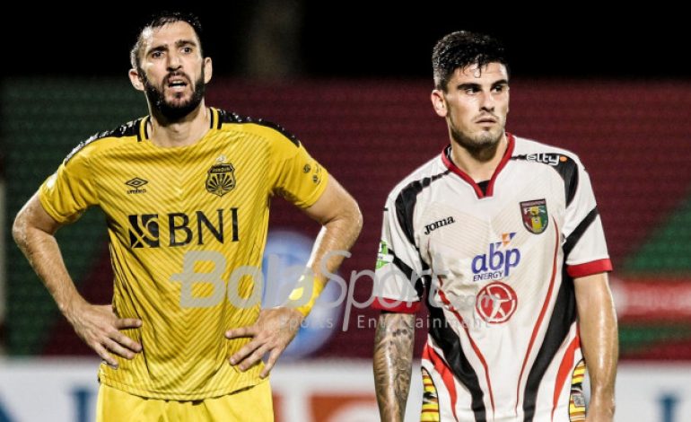 Mantan Bintang Persib Cari Tahu Soal Tenis