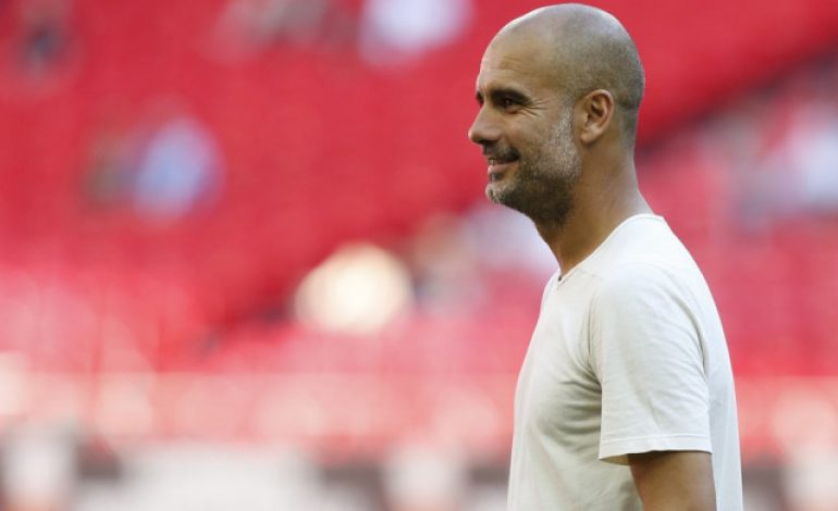 Tampil Kasual, Pep Guardiola Disebut Seperti Barista Kedai Kopi