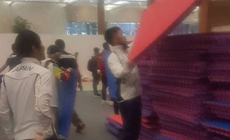 Tim Karate Jepang Tunjukkan Contoh Terpuji Ketika Menunggu Upacara Penyerahan Medali Asian Games 2018