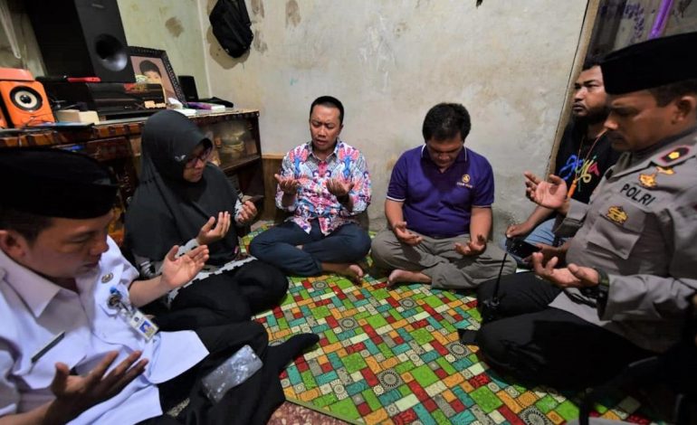 Imam Nahrawi Datang ke Rumah Haringga Sirila