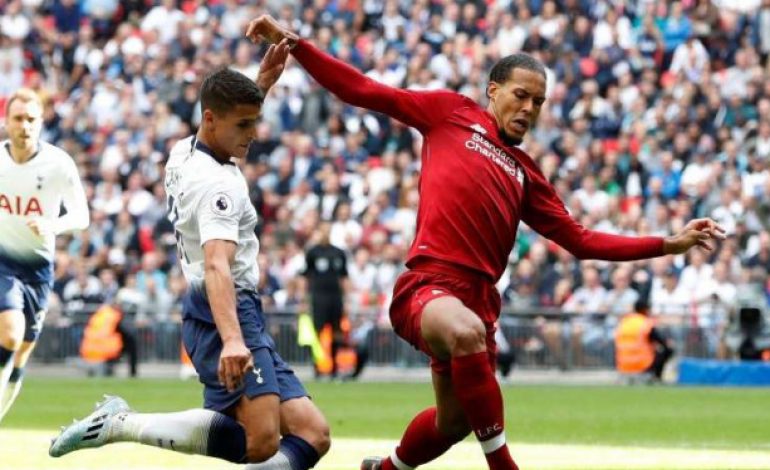 Ternyata, Bek Liverpool Ditakuti Lawan karena Rambutnya Bau