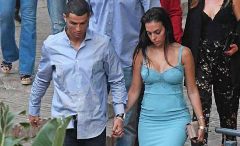 Ronaldo dan Kekasih Pamer Foto Sensual di Kapal Pesiar