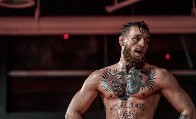 Ketika Conor McGregor Menyulap Tracksuit Menjadi Outfit Super Stylish