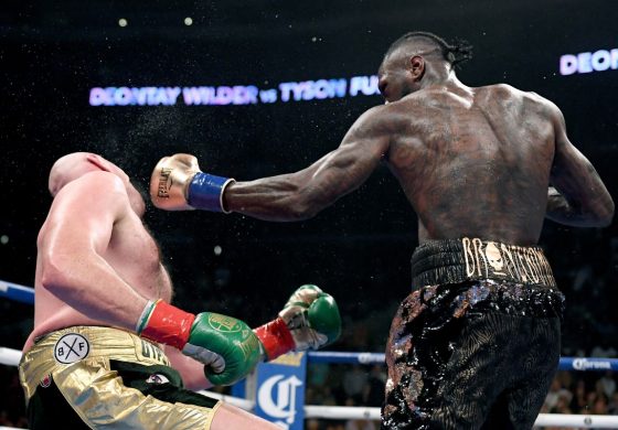 Ajaib! Dua Kali Cium Kanvas, Fury Imbangi Wilder