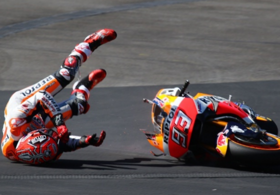 Label Juara Dunia MotoGP 2018 dengan 23 Kali Jatuh Tidak Masuk Akal