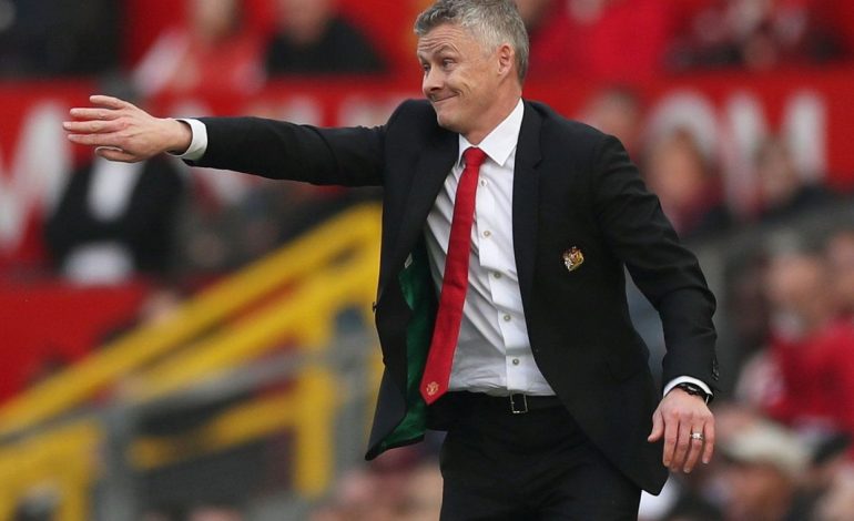 Manchester United Terpuruk, Solskjaer Seret Nama Mourinho