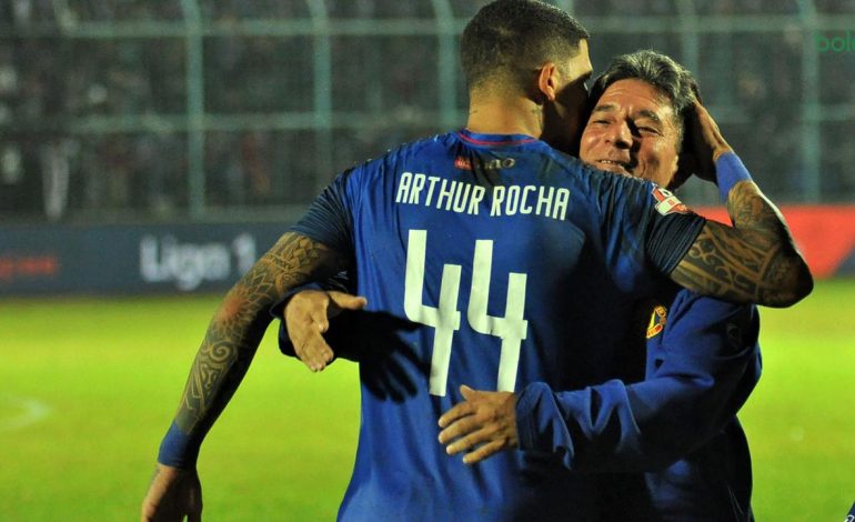 Kehadiran Sang Ayah Jadi Kunci Permainan Apik Arthur Cunha Saat Menghajar Persib