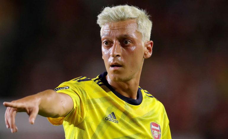 Jeremie Aliadiere: Arsenal Harus Jual Mesut Ozil