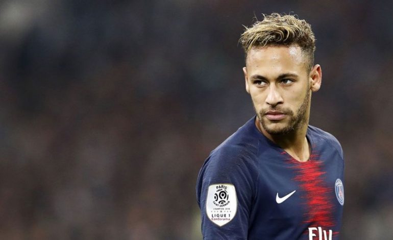 PSG Persilakan Neymar Pergi, Tapi dengan Syarat