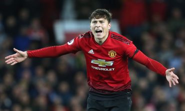 Manchester United Boyong Maguire, Lindelof ke Barcelona?
