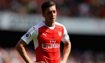 Mesut Ozil Bicara Soal Pertemuan Rahasia dengan Unai Emery