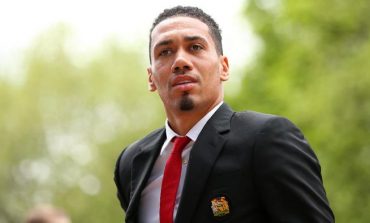 Rumor Transfer: MU Tolak Tawaran Everton untuk Smalling