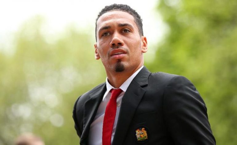 Rumor Transfer: MU Tolak Tawaran Everton untuk Smalling