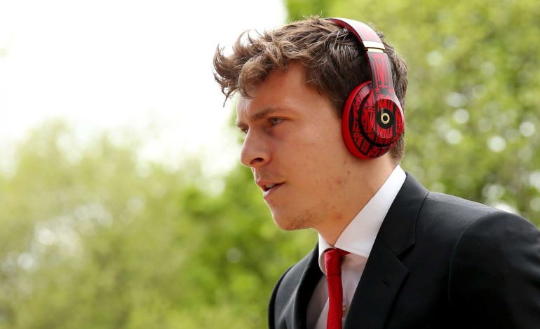 Victor Lindelof Segera Teken Kontrak Baru