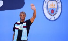 Masih Cedera, Kompany Absen di Laga Testimonialnya Sendiri