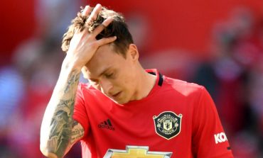 Victor Lindelof Tak Acuh Kritik Jose Mourinho