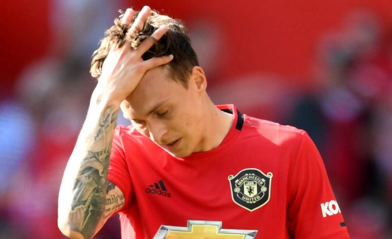 Victor Lindelof Tak Acuh Kritik Jose Mourinho