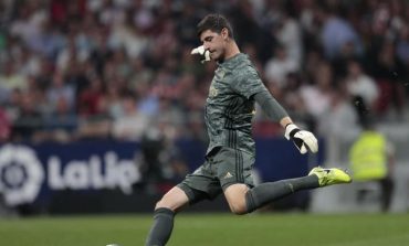 Absen Latihan, Courtois Diragukan Main Lawan Granada