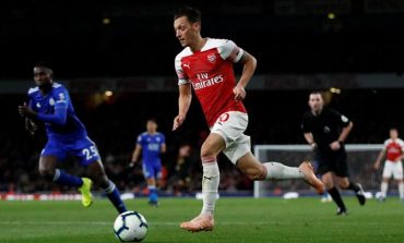 Paul Scholes: Mesut Ozil Solusi Lini Tengah Manchester United