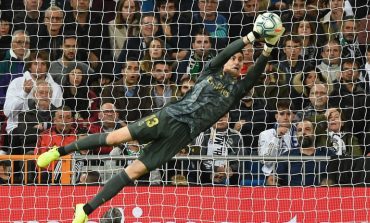 Ejek Suporter Valencia, Thibaut Courtois Terancam Sanksi
