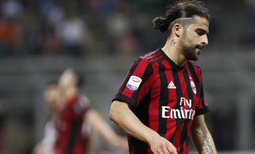 Napoli Berencana Bajak Bek AC Milan Ini