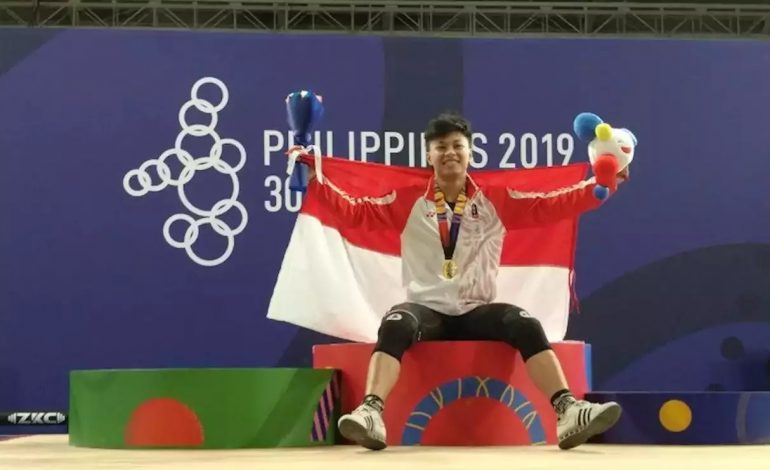 Rahmat Erwin Rebut Medali Emas Keempat Cabang Angkat Besi