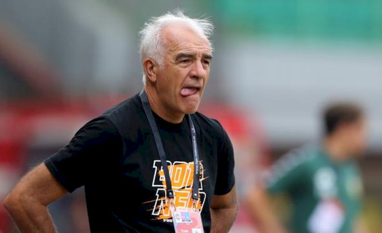 Belum Diperkenalkan kepada Publik, Tim Pelatih Baru Arema FC Sudah Aktif Bekerja