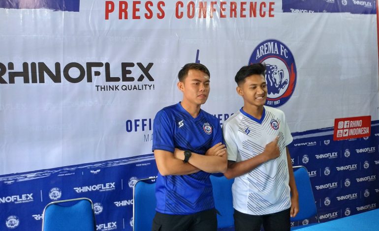 Emblem Musim Lalu Sering Copot, Arema Kini Punya Jaminan Jersey Berkualitas