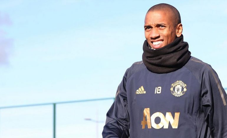 Soal Gosip Transfer Ashley Young, Begini Klarifikasi Solskjaer