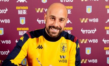 Tinggalkan AC Milan, Pepe Reina Resmi Kembali Ramaikan Premier League