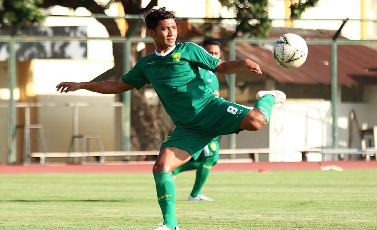 Jelang Duel Kontra Persik, Persebaya Kehilangan Pilar Kunci Lini Belakang