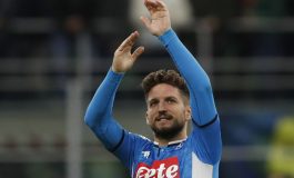 Chelsea Belum Menyerah Kejar Penyerang Napoli, Dries Mertens