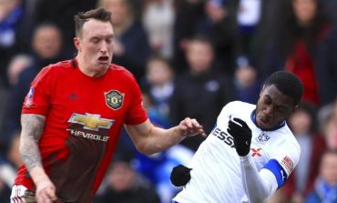 Demi Kebaikannya Sendiri, Phil Jones Harus Pindah dari Manchester United