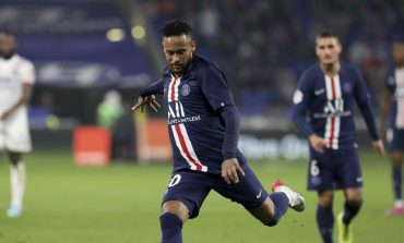 Neymar Bantah Sengaja Langgar Aturan Social Distancing
