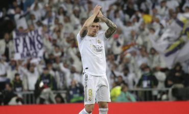 Curhatan Toni Kroos Dalam Masa Karantina: Gonta-Ganti Gaya Rambut & Timbun Banyak Tisu Toilet