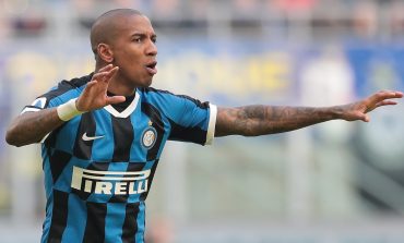 Inter Milan Perpanjang Masa Peminjaman Ashley Young