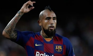 Tak Ada Niatan Pindah ke Inter, Vidal Akan Bertahan di Barcelona