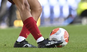 Trent Alexander-Arnold Pakai Sepatu Anti-Rasisme pada Derbi Merseyside