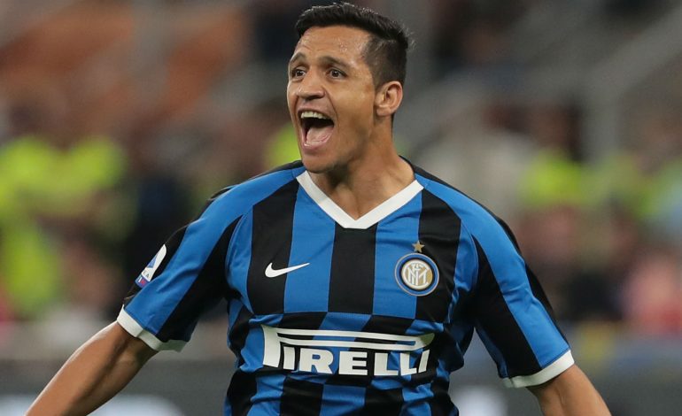Legendaris Brasil Ronaldo Tawarkan Alexis Sanchez Gabung Klubnya