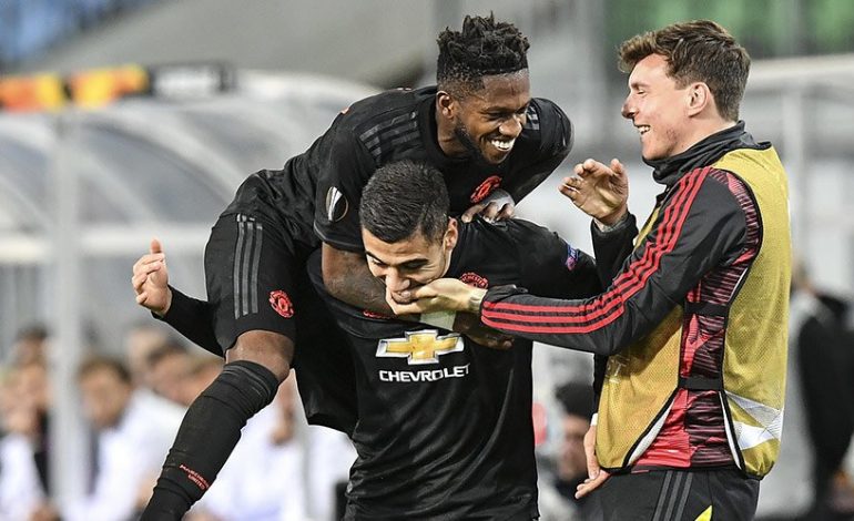 Stok Lini Tengah Melimpah, Ole Gunnar Solskjaer Sumringah