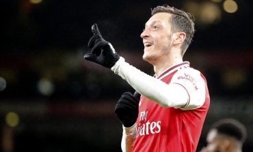 Legenda Arsenal Desak Ozil dan Mustafi Segera Didepak
