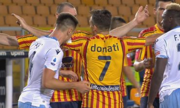 Gigit Pemain Lawan, Bek Lazio Terancam Sanksi
