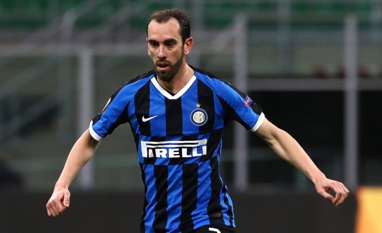 Inter Milan Naik Posisi 2, Godin: Saatnya Dekati Juventus